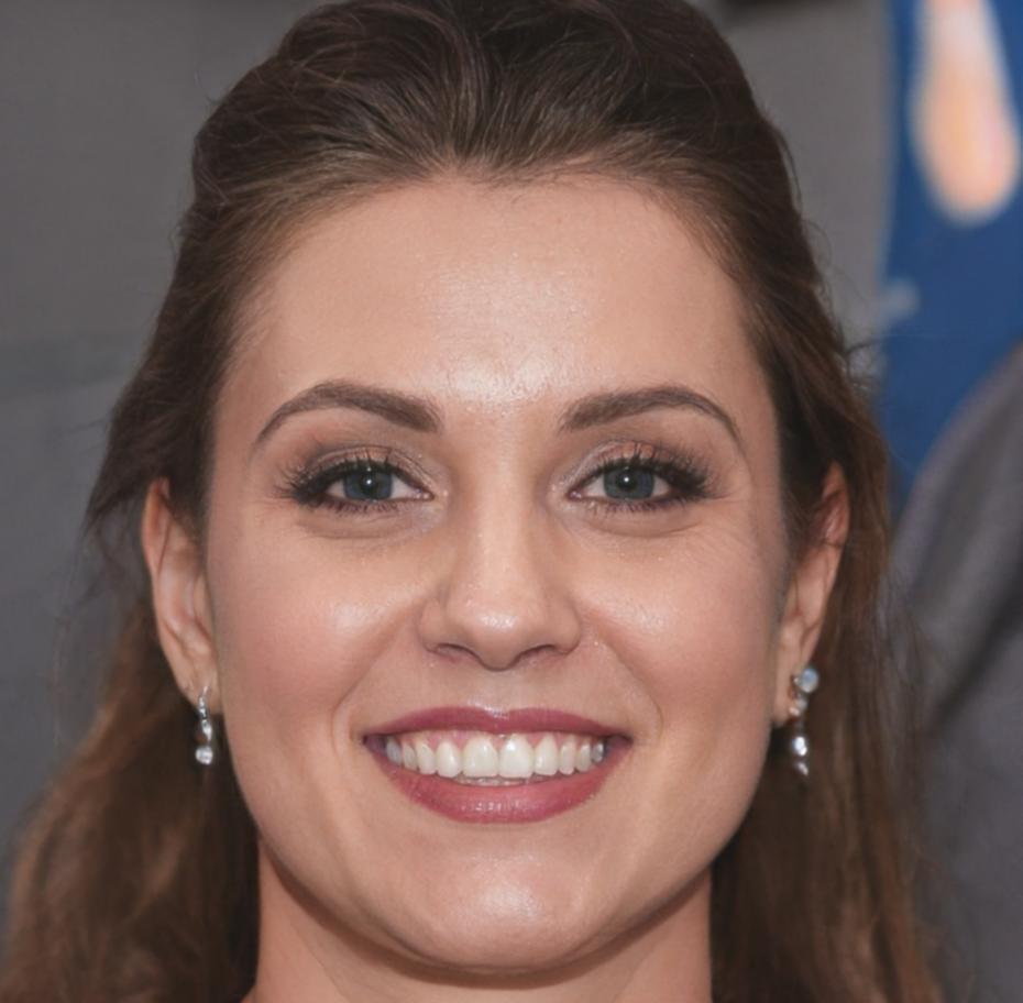 Elena Ruiz, Directora de Programas Educativos